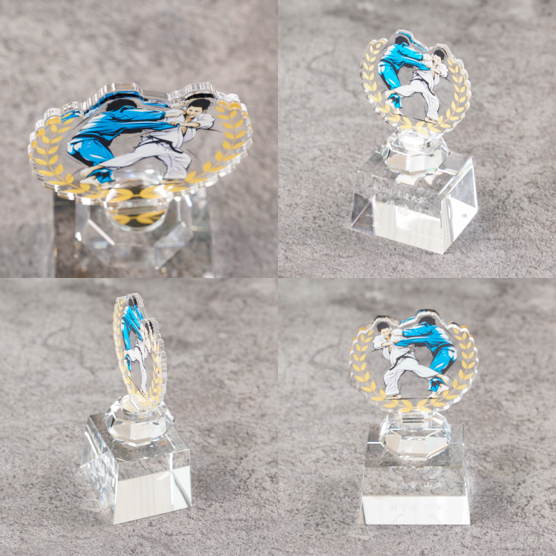 プレミアム アクリル トロフィー ART-4C(小) 名入れ 記念品 表彰状 退職記念 周年記念 創立記念 ゴルフ スポーツ イベント 優勝 プレゼント ギフト おしゃれの画像