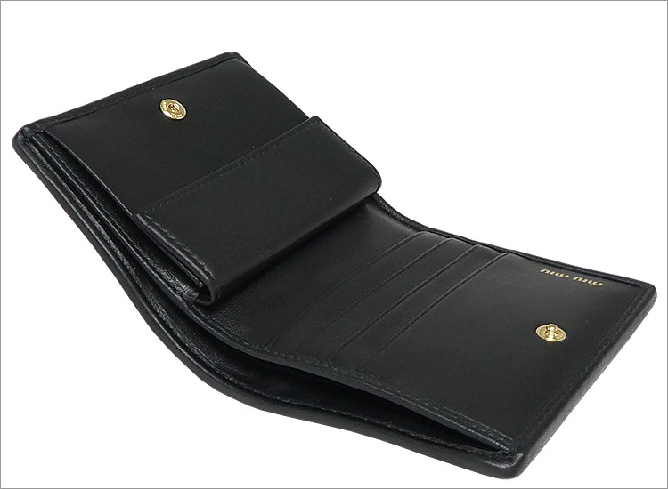 miu miu（ミュウミュウ） マテラッセレザー 財布 ナッパ ブラック MIU