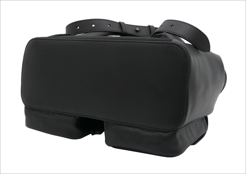 FURLA ブラック レザー バックパック WB01085_BX2045_1020_O6000_M1.