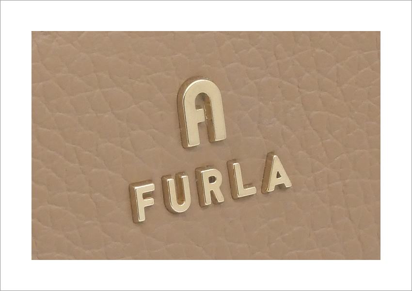 極美品　箱付き　即日発送　フルラ　FURLA　カメリア　コンパクトウォレット FURLA 財布 フルラ カメリア コンパクト ウォレット M