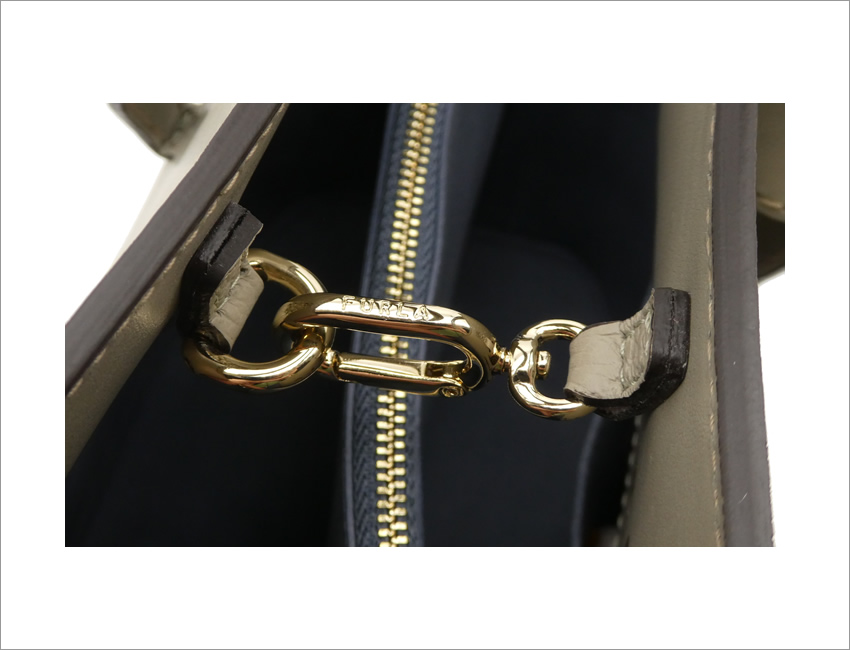 FURLA - 美品 FURLA フルラ ショルダーバッグ スウェード レザー