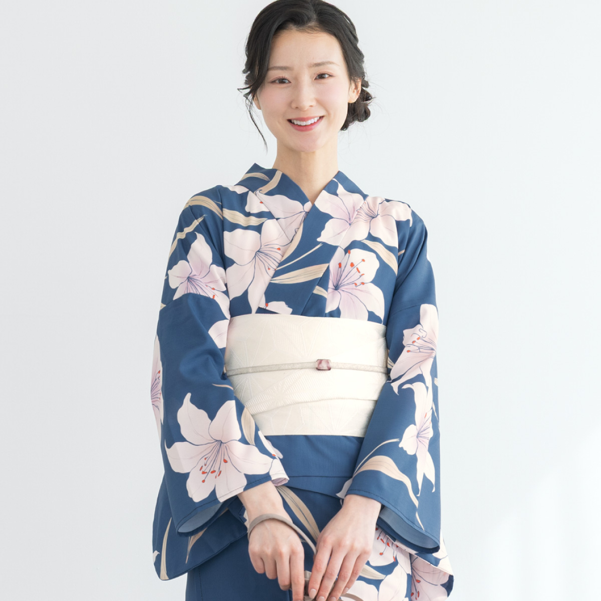 浴衣 2点セット レディース　SOUBIEN 浴衣 青 白 定価13,989円 SOUBIEN（創美苑） 浴衣 レディース セット 2点セット 女性浴衣 帯