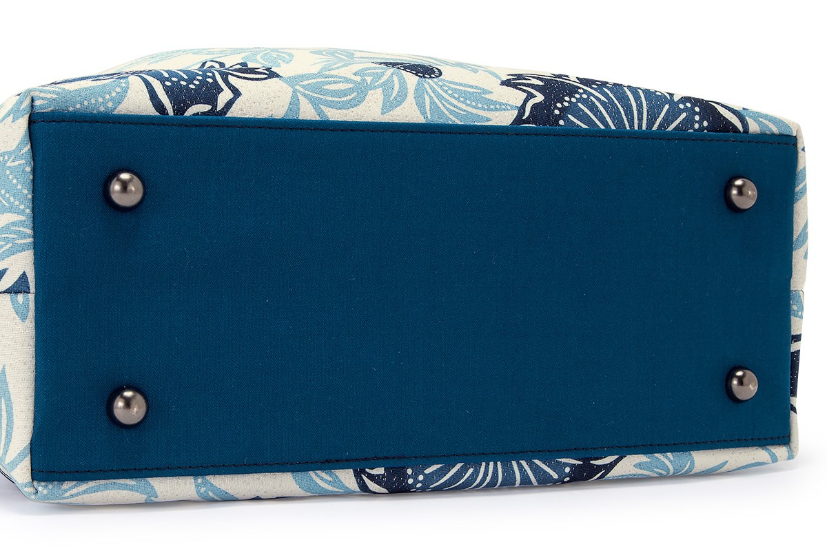 【未使用品】栗山紅型 正絹帯地 和装 バッグ 彦根更紗（紺） 栗山工房 和染紅型バッグ 彦根更紗 - からん::アンティーク着物