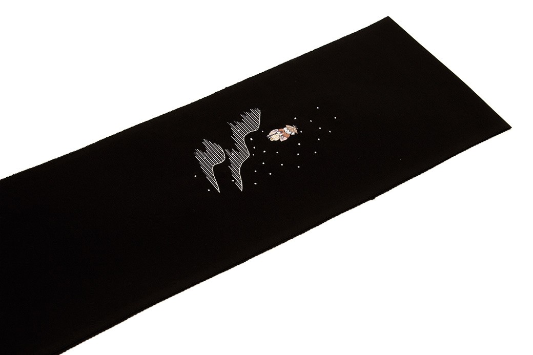 半襟 刺繍 黒 半衿 ブラック 兎 うさぎ 亀 かめ 昔話 伽話 童話 手刺繍 蘇州刺繍 正絹 カジュアル 和装小物 女性 レディース 送料無料 SOUBIEN（創美苑） 半襟 刺繍 半衿 黒 ブラック 笠地蔵 昔話 伽話 童話