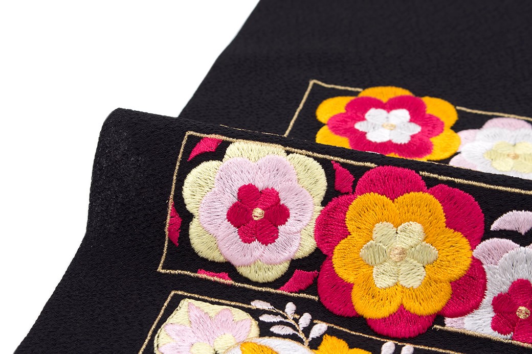 SOUBIEN（創美苑） 半襟 刺繍 振袖 半衿 成人式 黒 ブラック 橘 梅 花