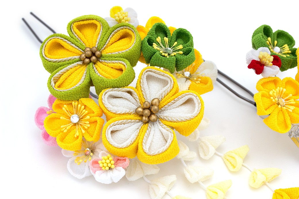 成人式 髪飾り 成人式の髪飾り つまみ細工 簪 かんざし 2点セット 黄色 イエロー 黄緑 梅 花 ラメ ラインストーン ぶら下がり式 卒業式 振袖 浴衣 髪飾り 髪留め ヘアアクセサリー 和装 SOUBIEN（創美苑） 簪 かんざし 2点セット 黄色 イエロー 黄緑 梅 花