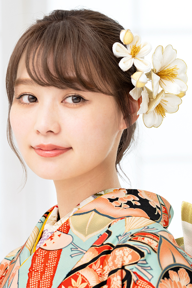 SOUBIEN（創美苑） 髪飾り 2点セット 白 ホワイト 金色 椿 梅 花 正絹