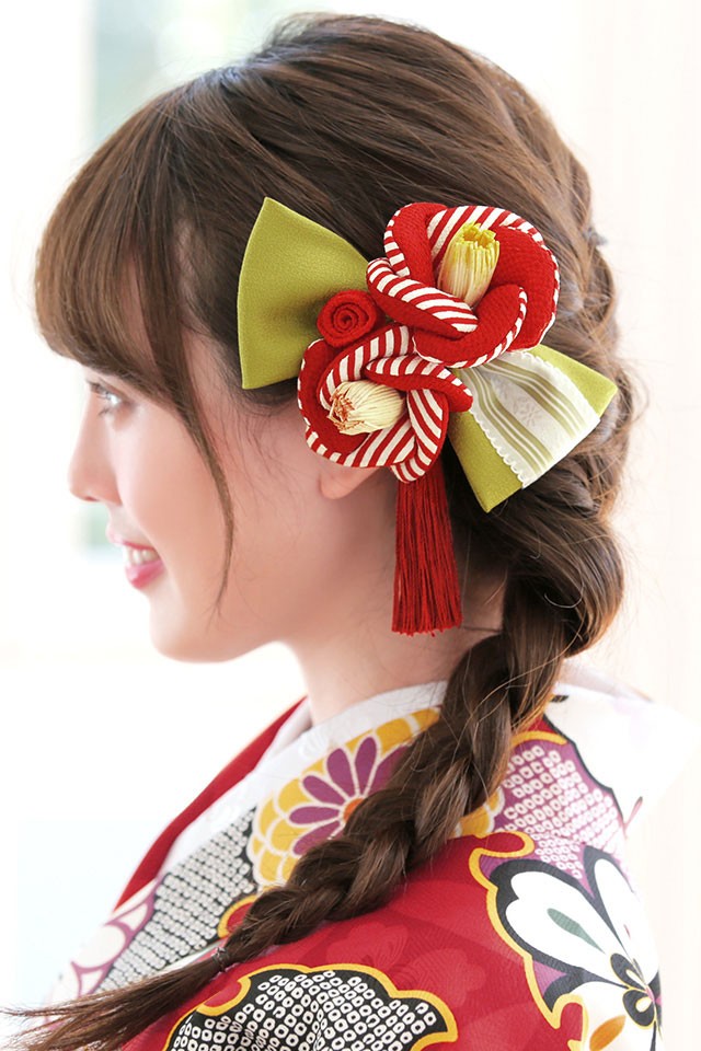 SOUBIEN（創美苑） 髪飾り 赤 レッド 黄緑色 椿 ツバキ 花 リボン