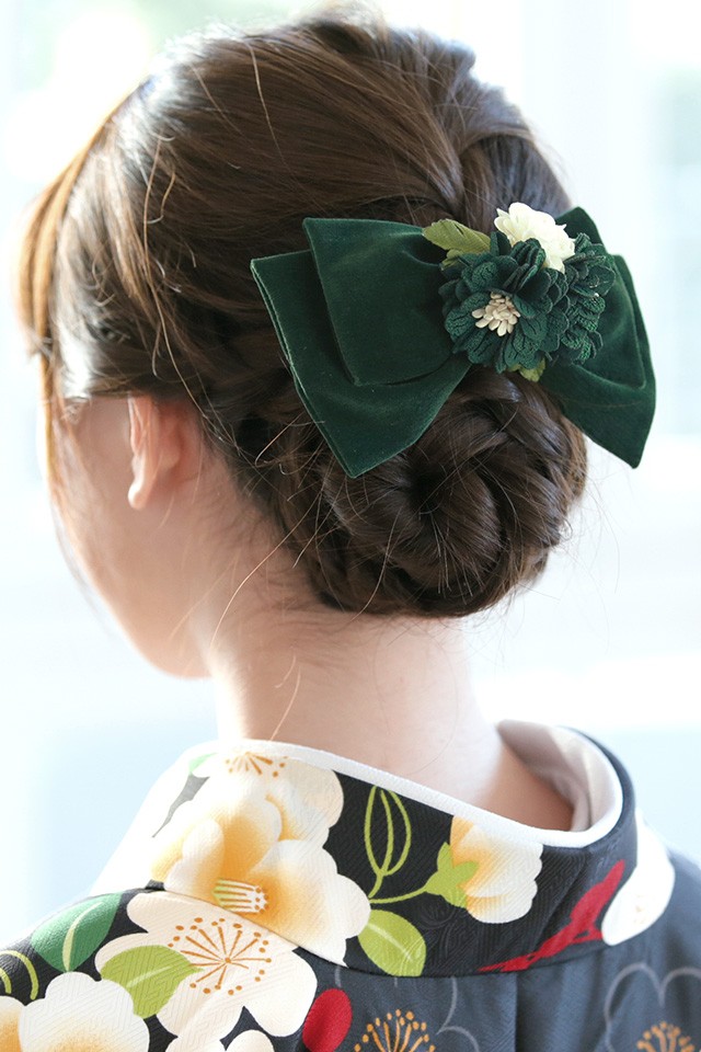 髪飾り リボン 卒業式 和装 深緑色 グリーン 白 花束 ベルベット