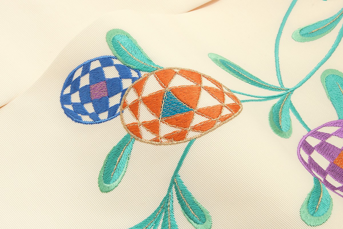 お値引き中❗️名古屋帯 ベージュ 刺繍 花と魚の模様 美品
