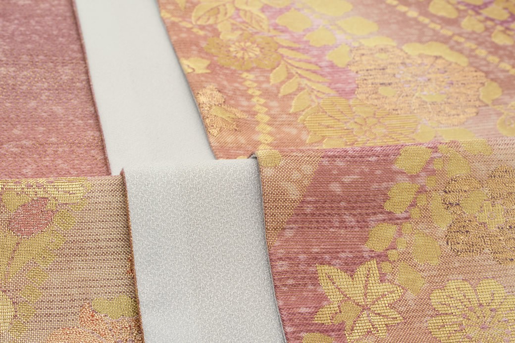 【未仕立て】袋帯 振袖用 赤紫色 パープル 金色 ゴールド グラデーション 花唐草 牡丹 菊 雲 京都西陣織 2409 酒井守 六通柄 成人式 フォーマル 日本製 送料無料 未仕立て】袋帯 振袖用 赤紫色 パープル 金色 ゴールド グラデーション