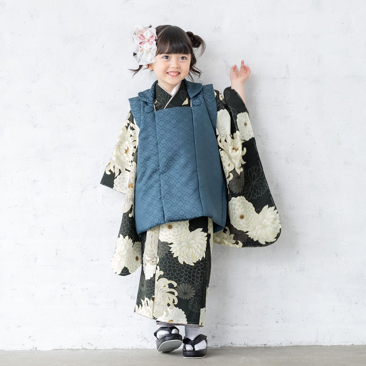 139 美品　ひふり　レトロモダン　黒被布　七五三着物セット　3歳　フルセット 139 美品 ひふり レトロモダン 黒被布 七五三着物セット 3歳