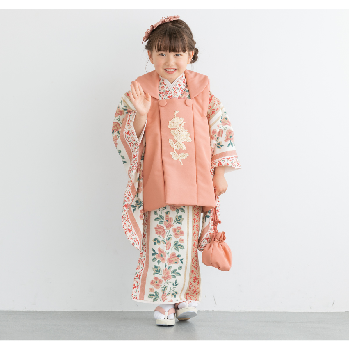 七五三　お宮参り用 着物 鶴と松　宝船　レトロ　アンティーク　コスプレ 七五三 着物 レンタル 7歳 女の子 【乙葉 藤色桜紅葉手鞠紐】 7