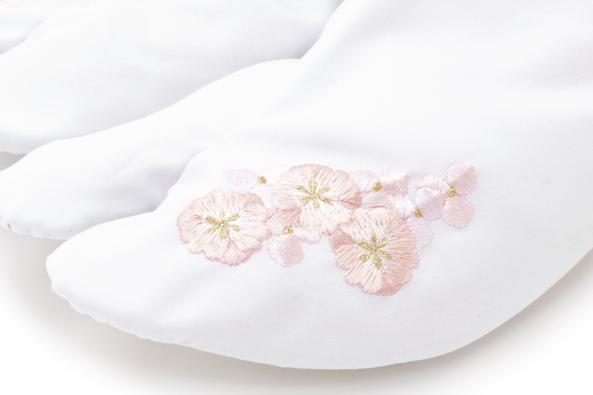 足袋 刺繍 白 ホワイト ピンク コハゼ 桜 小花 着物 和装 訪問着 振袖 袴 成人式 卒業式 女性 レディース フォーマル 日本製 メール便対応  :tabi317ad-3091:きもの館 創美苑 - 通販 - Yahoo!ショッピング