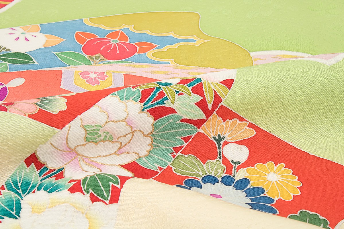 グレート琴　おまとめ　正絹　襦袢　反物　宝づくし　花　2本セット SOUBIEN 初着 黄緑色 宝づくし 菊 桜 牡丹 束ね熨斗 綸子 金駒繍