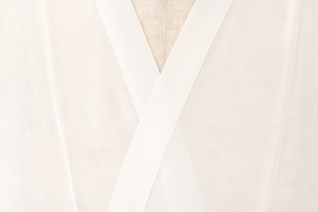 肌襦袢 メンズ Outlast（アウトラスト） 白 ホワイト 無地 温度調節素材 NASA オールシーズン 和装下着 肌着 着付け小物 和装小物 日本製 【Mサイズ】【Lサイズ】【暑さ対策_b】 肌襦袢 メンズ Outlast（アウトラスト） 白 ホワイト 無地 温度調節