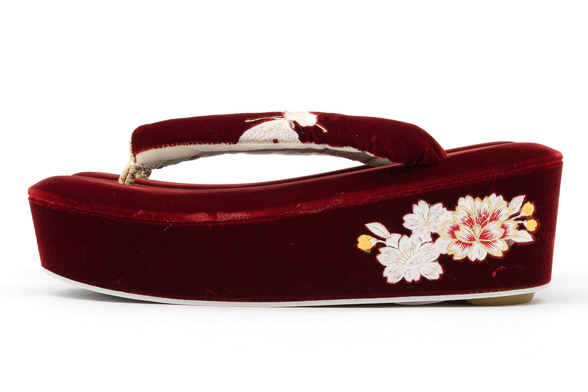SOUBIEN（創美苑） 草履 ブランド fussa 濃赤 ボルドー 桜 蝶 別珍
