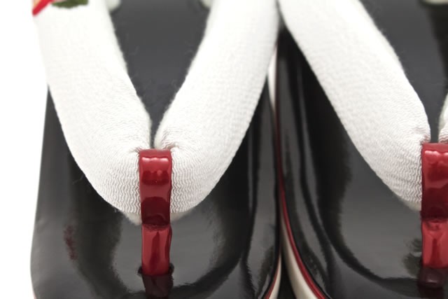 SOUBIEN（創美苑） 成人式 草履 厚底 黒 ブラック 白 椿 つばき 花