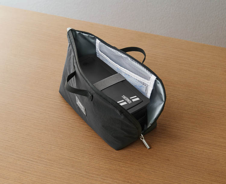 サーモス 保冷ランチケース 2L ブラック RFH-002 BK ( 1個