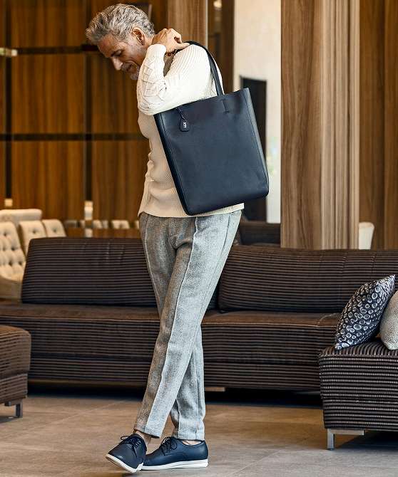 AKM Contemporary（エイケイエムコンテンポラリー） バーティカル