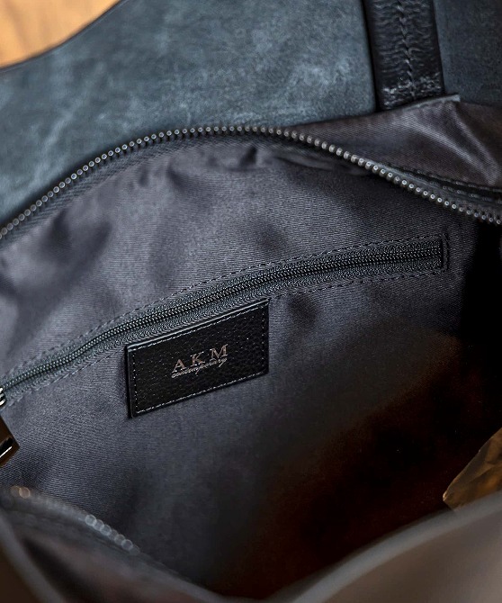 AKM Contemporary（エイケイエムコンテンポラリー） バーティカル