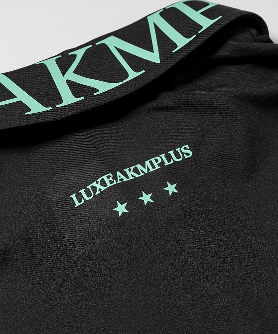 LUXE AKM PLUS リュクスエイケイエムプラス ゴルフ バーチカルロゴ
