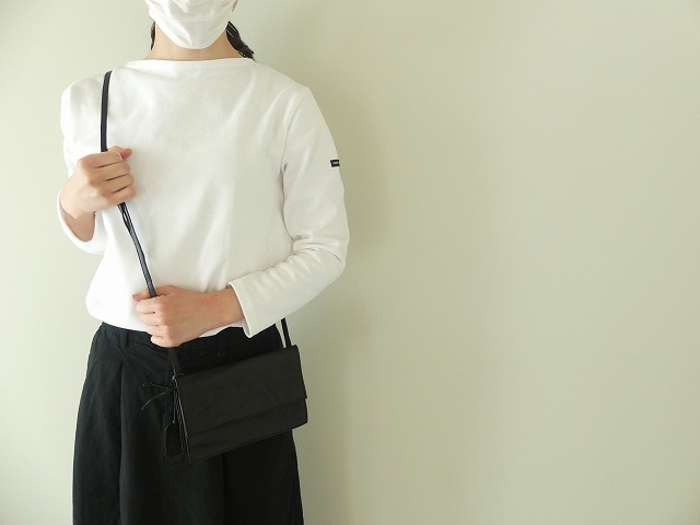 SALE】HAU(ハウ) pochette noir 牛革レザーポシェット(2211-0850