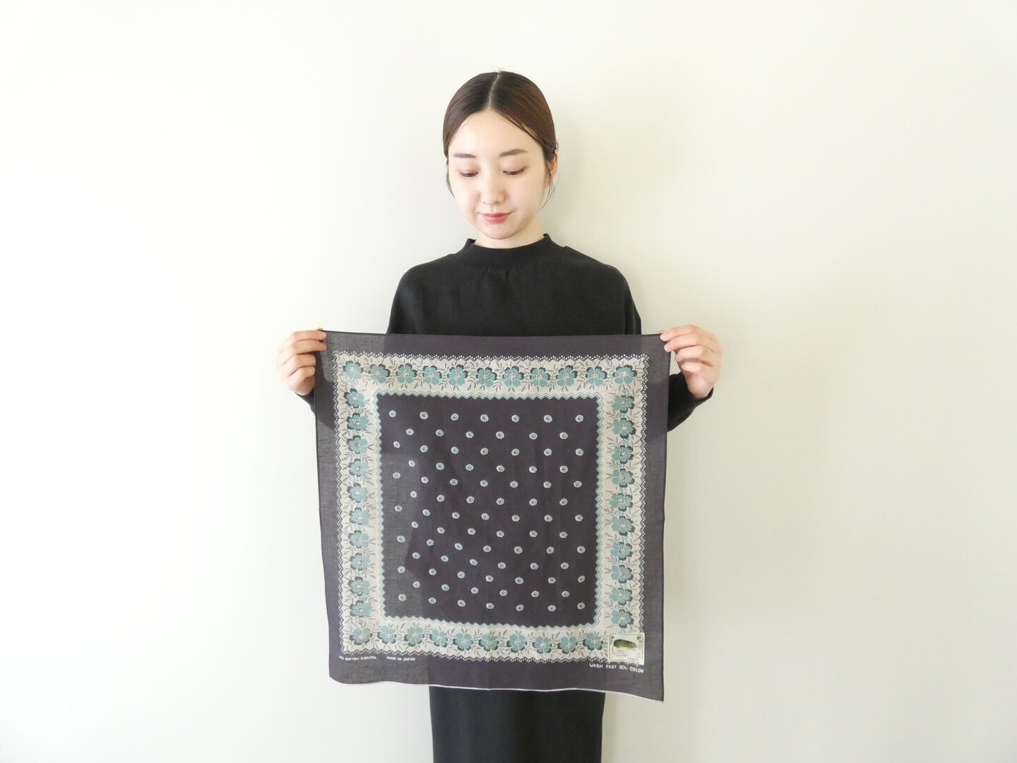 KAPITAL(キャピタル) fastcolor セルビッチバンダナ（ガーランドカリコ）20×20の商品画像1