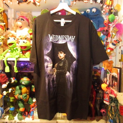 WEDNESDAY★ウェンズデー★NETFLIX★Tshirt★Tシャツ★メンズサイズ★Lsize★人形★フィギュア★ぬいぐるみ★