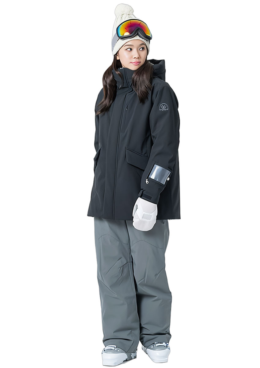 レディーススキーウェア　Sサイズ上下セット　未使用タグ付き レディース スノーウェア スキーウェア 上下セット 防水 耐水 防寒 高