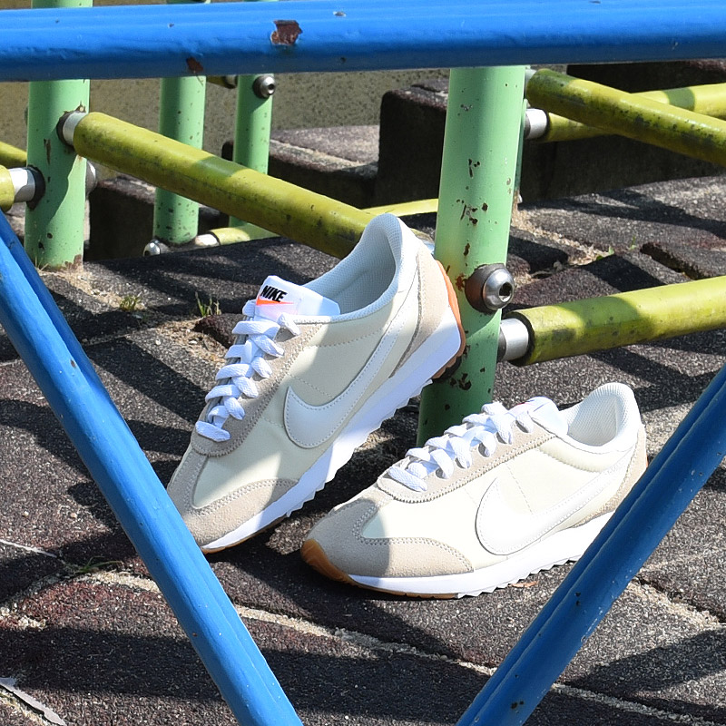 NIKE（ナイキ） レディース スニーカー カジュアル シューズ