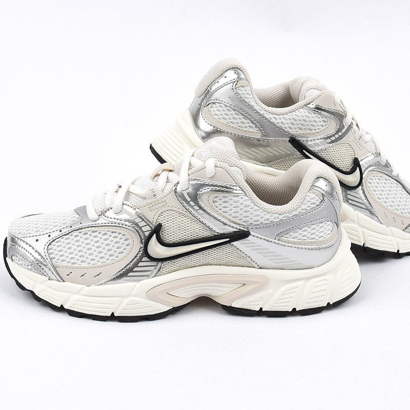 NIKE（ナイキ） レディース スニーカー カジュアル シューズ