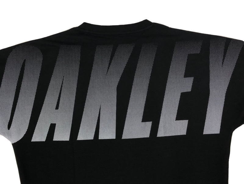 【新品未使用】OAKLEYオークリー　半袖　半ズボン　XLサイズ　ブラック　上下 OAKLEY オークリー Tシャツ ハーフパンツ メンズ トレーニング