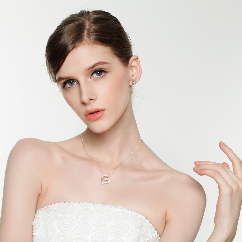 金 ネックレス レディース イニシャル ネックレス ゴールド