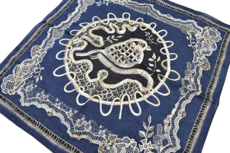 人気商品✨　ヴィヴィアンウエストウッド　チノパン　ネイビー　オーブ　刺繍　M 紺 Vivienne Westwood ヴィヴィアン ウエストウッド ハンカチ 1枚