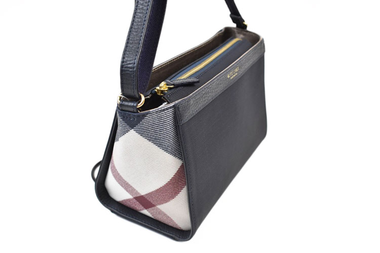 BLUE LABEL CRESTBRIDGE（ブルーレーベルクレストブリッジ） ブルー