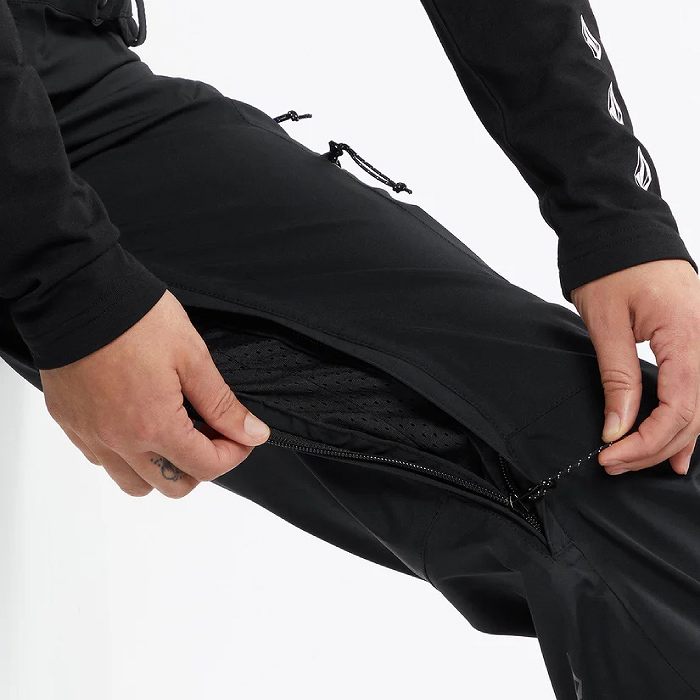 VOLCOM ボルコム H1352400 VS 3L STRETCH GORE BIB OVERALL BLK