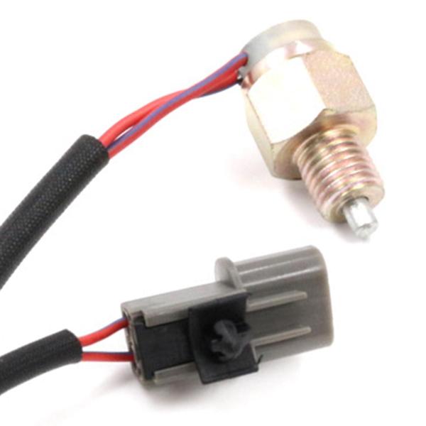 車両ギアシフトランプスイッチM / Tコントロールスイッチは三菱ピックアップスポーツに適合K72TK74T K76T 4D56 K94WK9