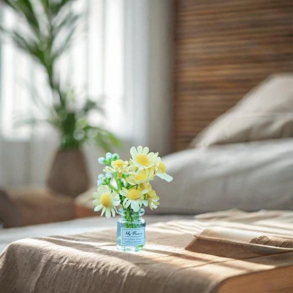 ガラスの花瓶に入ったミニチュアフラワー。かわいいカーアクセサリー。多目的に使える、美しく面白いダッシュ植物装飾。女へのギフトに。
