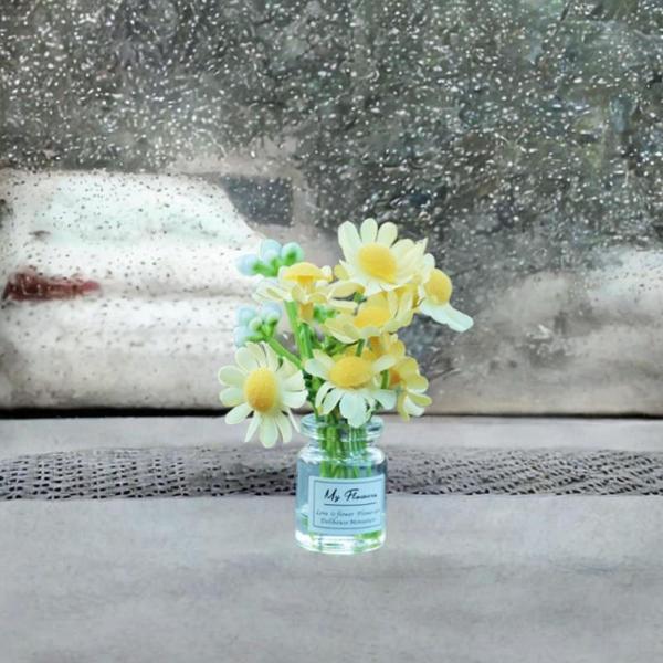 ガラスの花瓶に入ったミニチュアフラワー。かわいいカーアクセサリー。多目的に使える、美しく面白いダッシュ植物装飾。女へのギフトに。