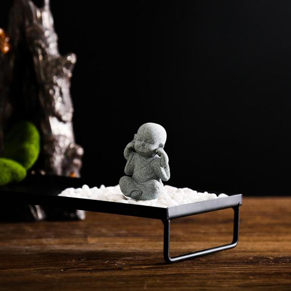 僧侶の像小仏リトルモンクカーアクセサリー装飾品は聞かない