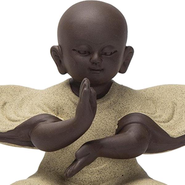 仏陀の小さな僧侶の像の彫刻棚の黄色のためのミニ仏教の置物