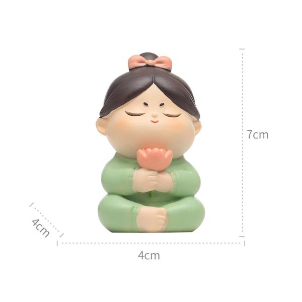 樹脂の置物彫刻家の窓の机の車の寝室の花が付いているかわいい女の子の彫像