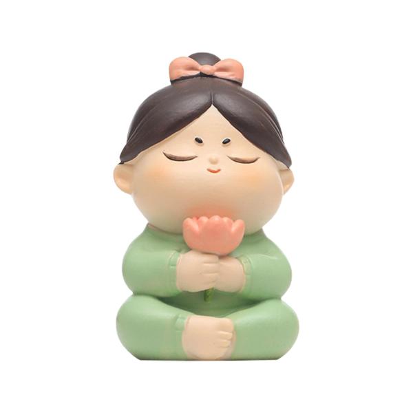 樹脂の置物彫刻家の窓の机の車の寝室の花が付いているかわいい女の子の彫像