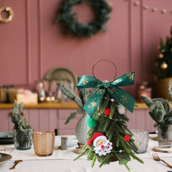 小さな人工クリスマスツリーオーナメント パーティー リビングルーム 吊り下げフープ付き サンタクロース付き