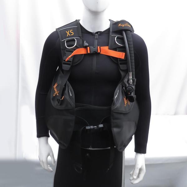 AqualungジャケットスタイルのスキューバダイビングBCD、統合ポケット