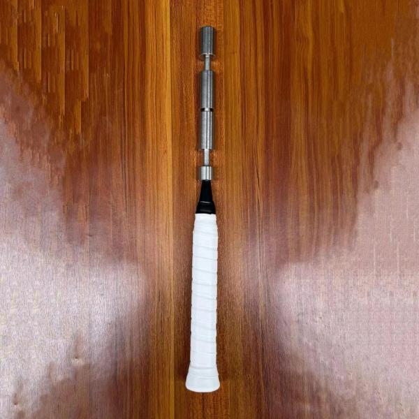 バドミントンラケットスイングトレーナー 快適なグリップ バドミントンスイングトレーニング補助具 サウンド付き