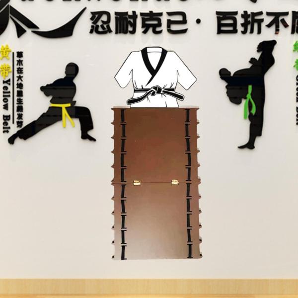 空手ベルトディスプレイラック ベルトオーガナイザー 競技用ベルトラック ベルト10本収納可能 軽量収納ラック 木製ベルトホルダー