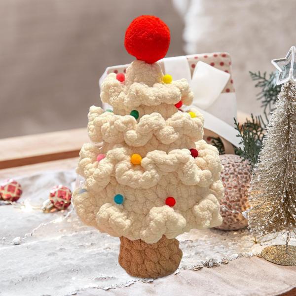 手かぎ針編みのクリスマスツリー スタイリッシュな手作り カウンタートップ クリスマス 家庭用 ホワイト