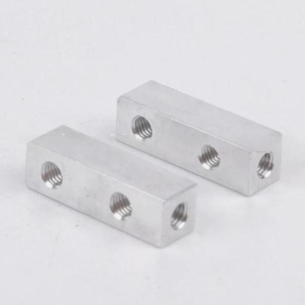 2個のRCサーボマウント 取り付け簡単 DIYアクセサリー 1/10 CW01モデルRCカー用 銀